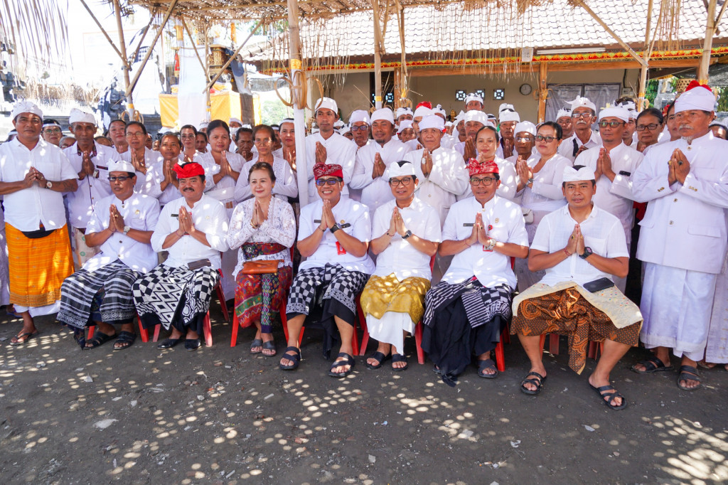 Karya Ngenteg Linggih di Pura Sang Hyang Landu Gelagah Puwun, Desa Kekeran